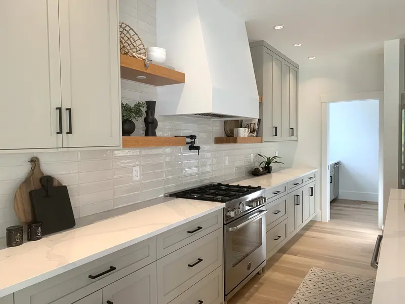 Traditional Shaker kitchen cabinets